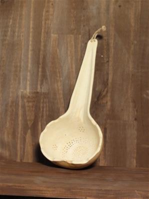 Wavy tea strainer